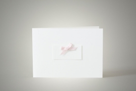 Geburtsanzeige mit rosa Schleife